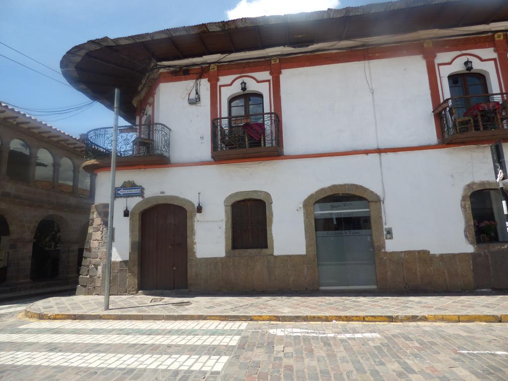 The Grassshopper Plaza De Armas Vandrarhem Cusco Exteriör bild